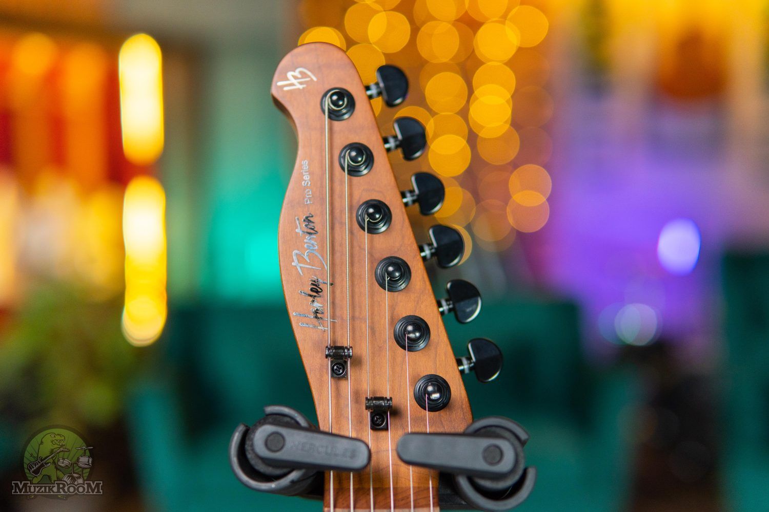 Музыкальный магазин Muzik Room - купить музыкальные инструменты и ...