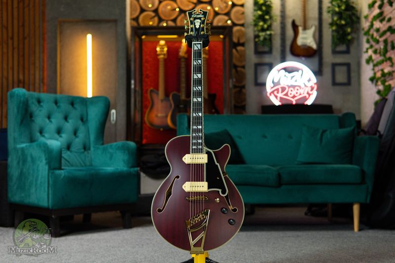 DAngelico DLX SS Barit. Satin Trans Wine