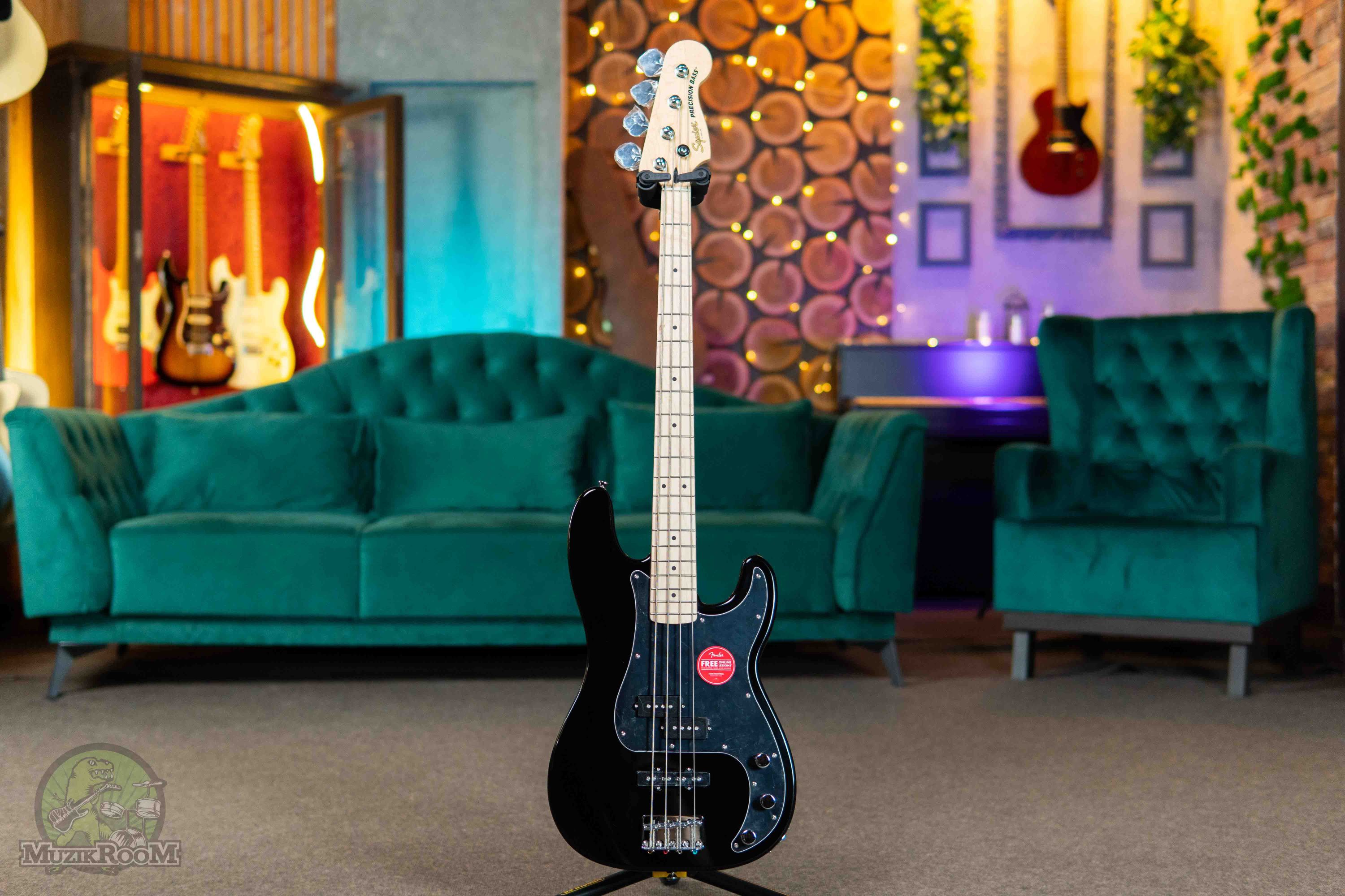 Squier Affinity Precision Bass PJ MN Black