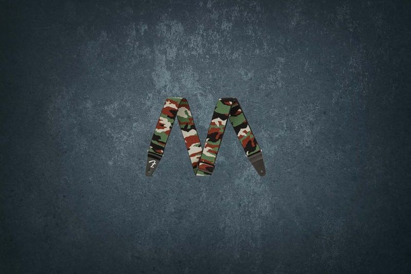 Fender 2" WeighLess Camo Strap Woodland, гитарный ремень