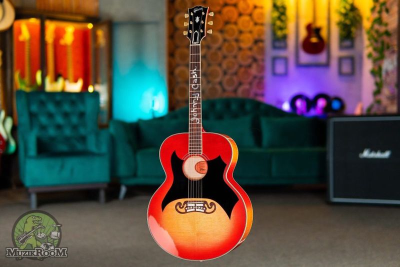 Gibson Johnny Cash SJ-200 Vintage Cherry Sunburst
