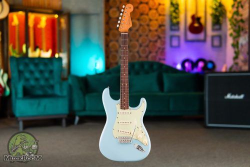 Fender Vintera III Early '60s Stratocaster Sonic Blue