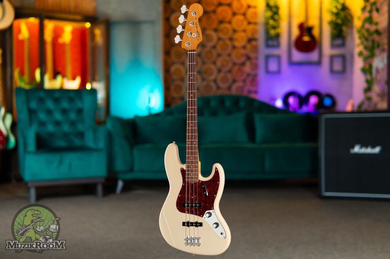 Fender Vintera III E60s Jazz Bass OWT