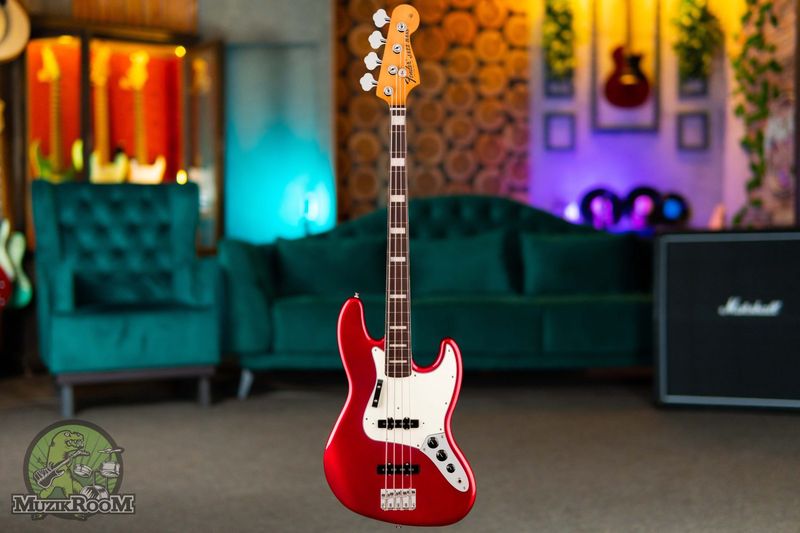 Fender Vintera III E70s Jazz Bass CAR