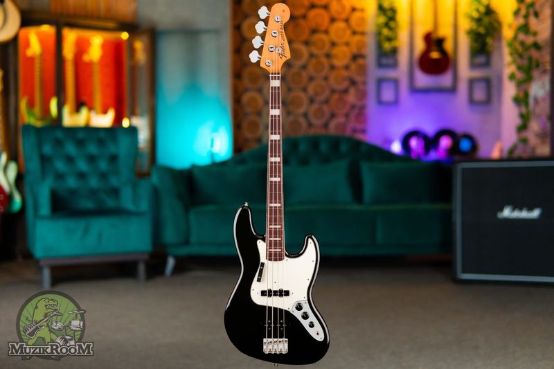 Fender Vintera III E 70s Jazz Bass BK