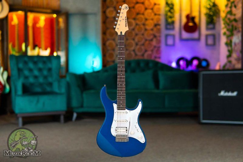 Yamaha PAC012 Pacifica Blue