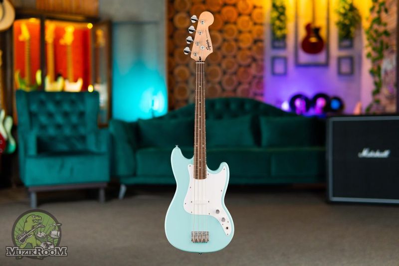 Squier Sonic Bronco Bass LRL Daphne Blue,бас-гитара