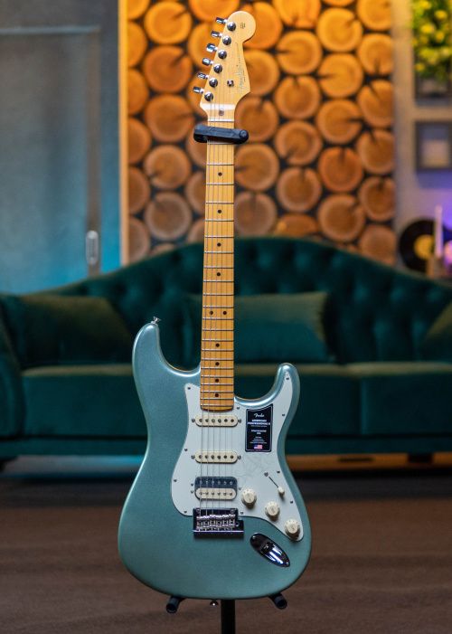 Fender American Professional II Stratocaster MN HSS Mystic Surf Green