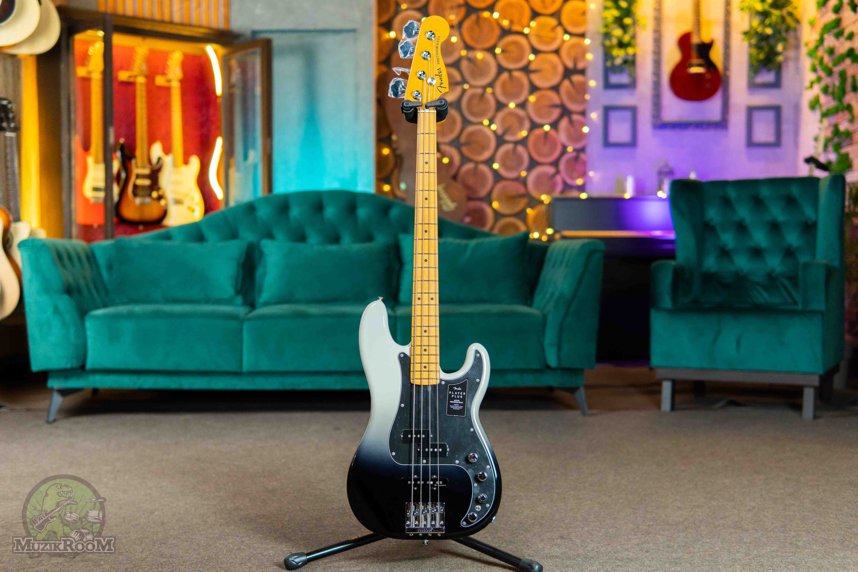 Fender Player Plus Precision Bass MN Silver Smoke