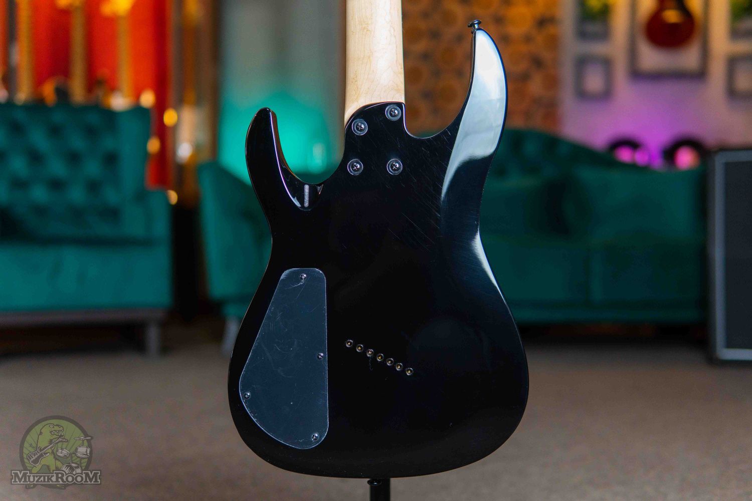 Музыкальный магазин Muzik Room - купить музыкальные инструменты и ...