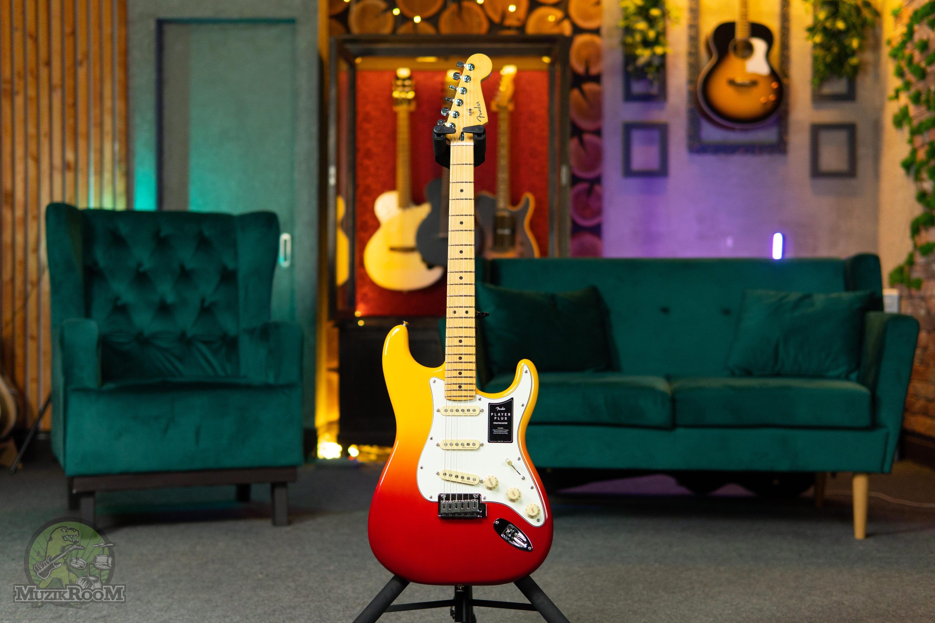 Fender Player Plus Stratocaster MN Tequila Sunrise