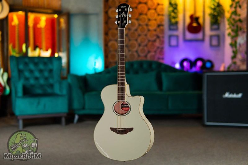 Yamaha APX 600 Vintage White