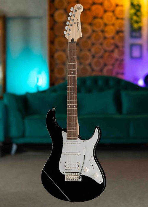 Yamaha Pacifica 112J Black