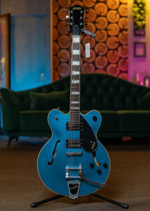 Gretsch G2622T Streamliner Center Block with Bigsby Riviera Blue