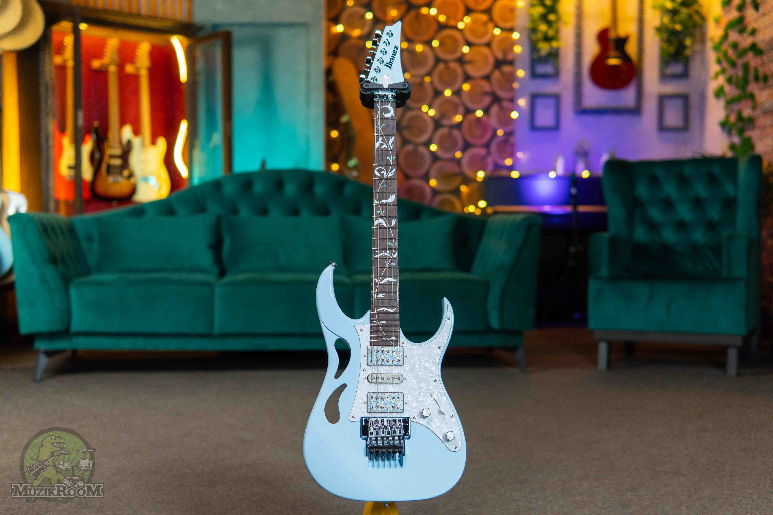 Ibanez Steve Vai PIA3761C-BLP Blue Powder