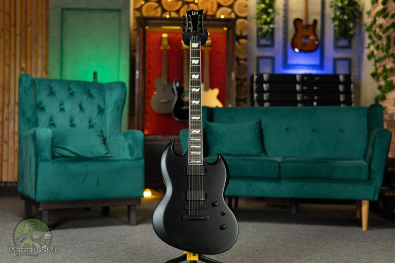 ESP LTD Viper-400 Baritone Black Satin
