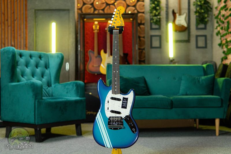 Fender Vintera II '70s Mustang RW Competition Burgundy