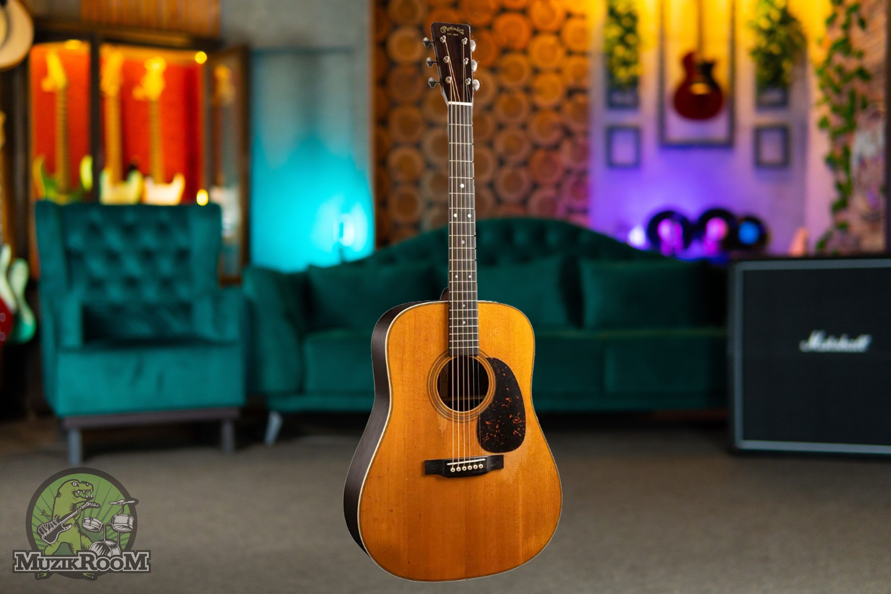 Martin Guitars D-28 Street Legend