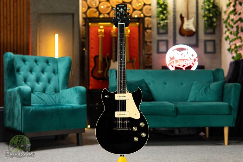 Yamaha SG1802 Black