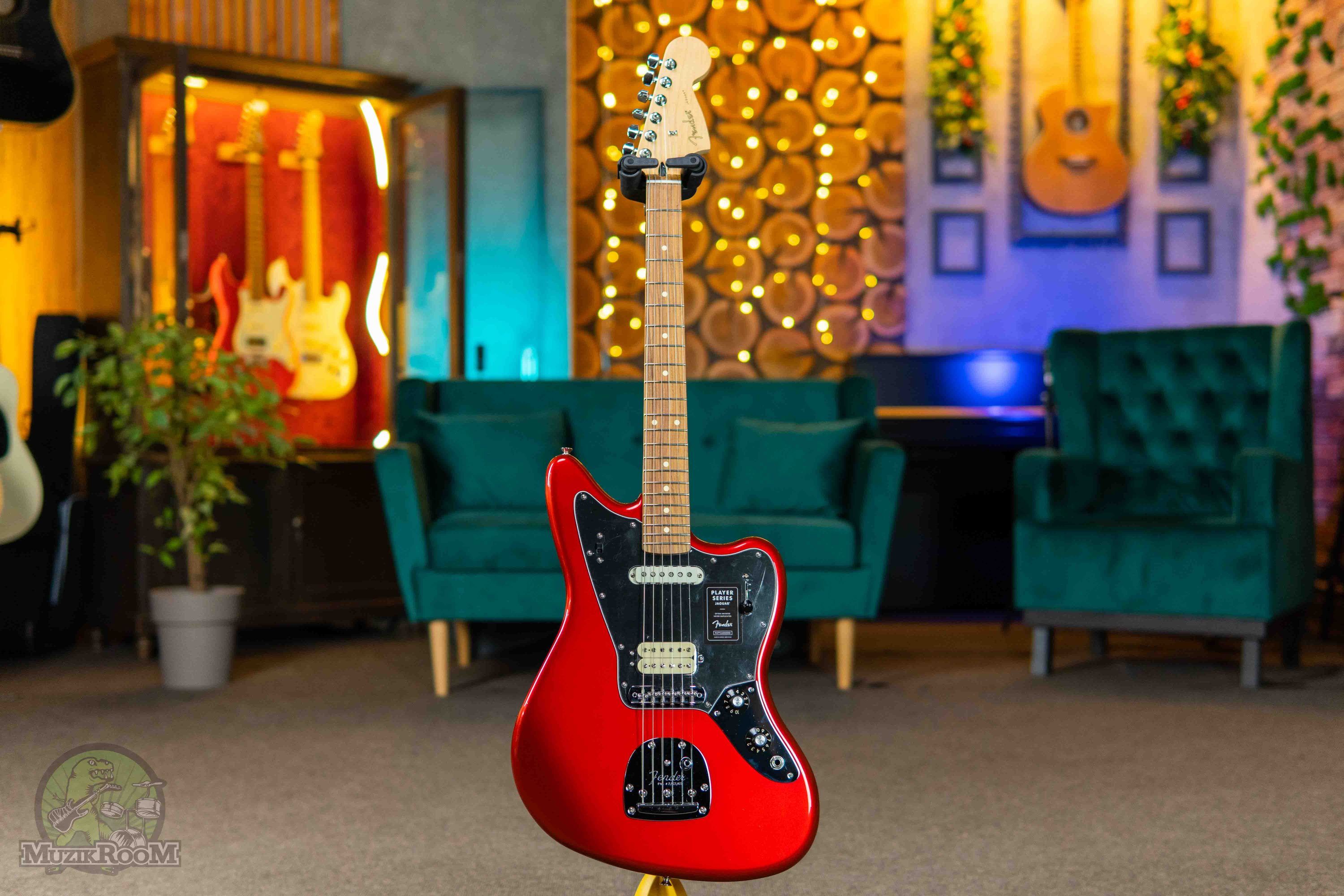 Fender Player Jaguar PF Candy Apple Red