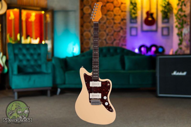 Larry Carlton J3 Vintage White