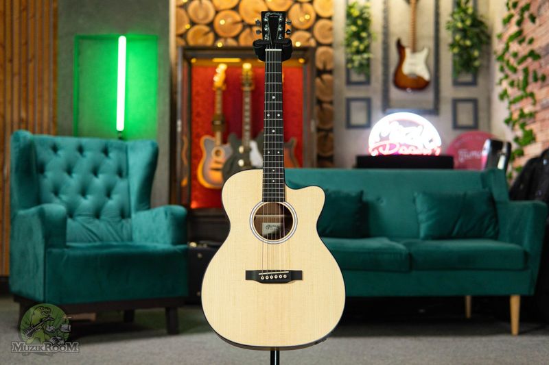 Martin Guitars 000CJr-10E Sitka Sapele