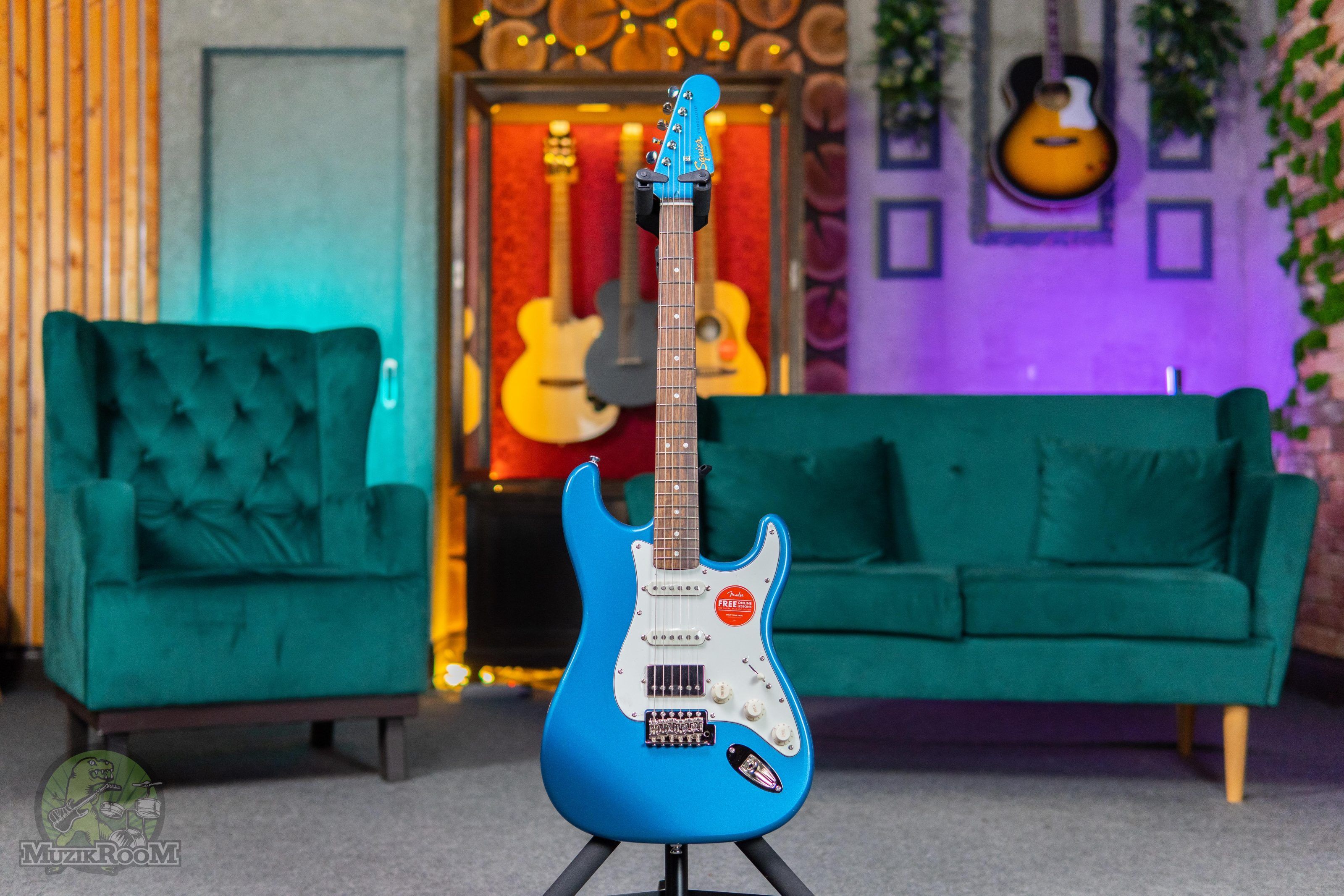 Squier Limited Edition Classic Vibe '60s Stratocaster HSS Lake Placid Blue