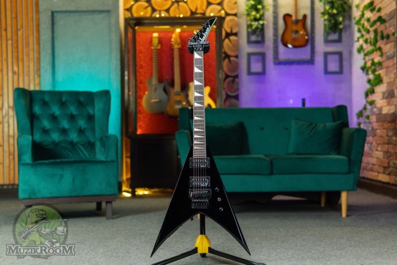 Jackson JS32 King V Gloss Black
