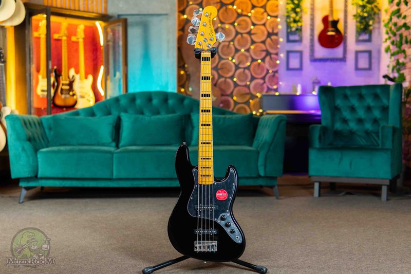Squier Classic Vibe '70s Jazz Bass V Black