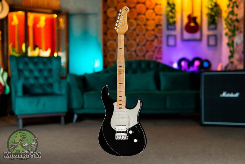 Yamaha Pacifica Professional Black Metallic MF