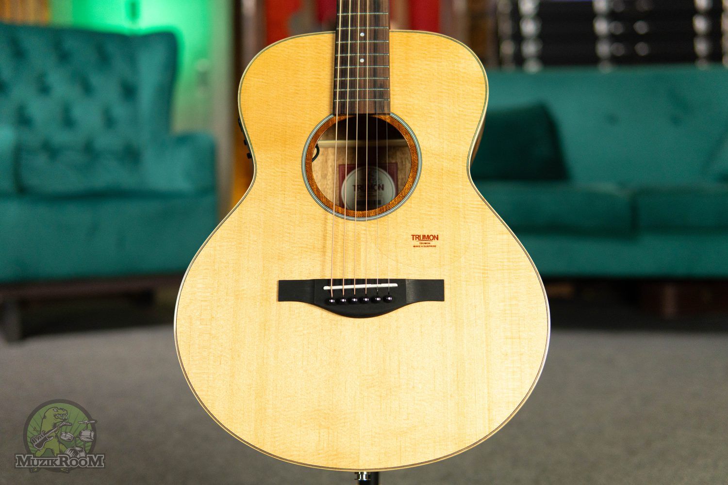 Музыкальный магазин Muzik Room - купить музыкальные инструменты и ...