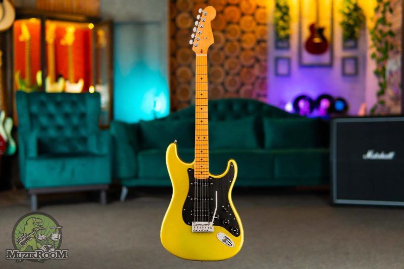 Fender American Ultra II Stratocaster HSS MN Solar Flare