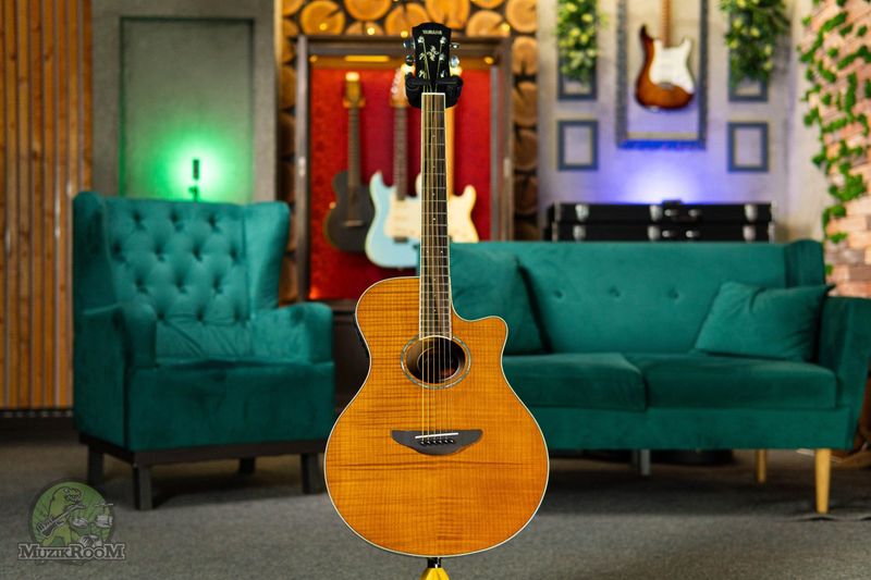 Yamaha APX600FM Amber