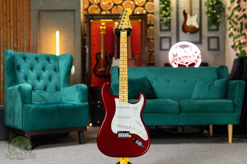 Fender Standard Stratocaster MN Candy Cola