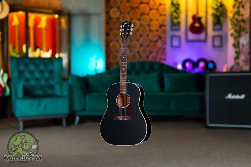 Gibson J-45 Standard Ebony