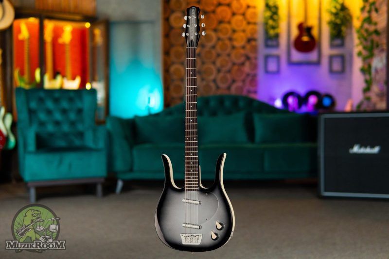 Danelectro 58 Longhorn Baritone Black Burst