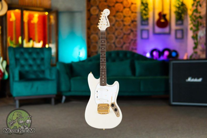Fender Made in Japan Traditional II 60s Mustang Pearl White