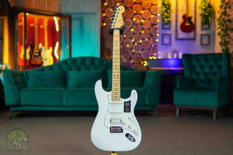 Fender Player Stratocaster HSS MN Polar White
